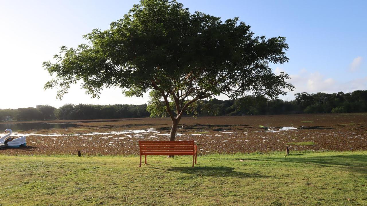 Apartamento Espetacular Na Melhor Praia Da Bahia, Guarajuba E Uma Das Unicas Praias Com Selo Azul Do Brasil -Luxo, Lazer, Diversao E Tranquilidade! Projetado Para Que Voce Tenha A Melhor Experiencia Em Hospedagem - Condominio Tipo Resort, O Mais Proc Camaçari المظهر الخارجي الصورة