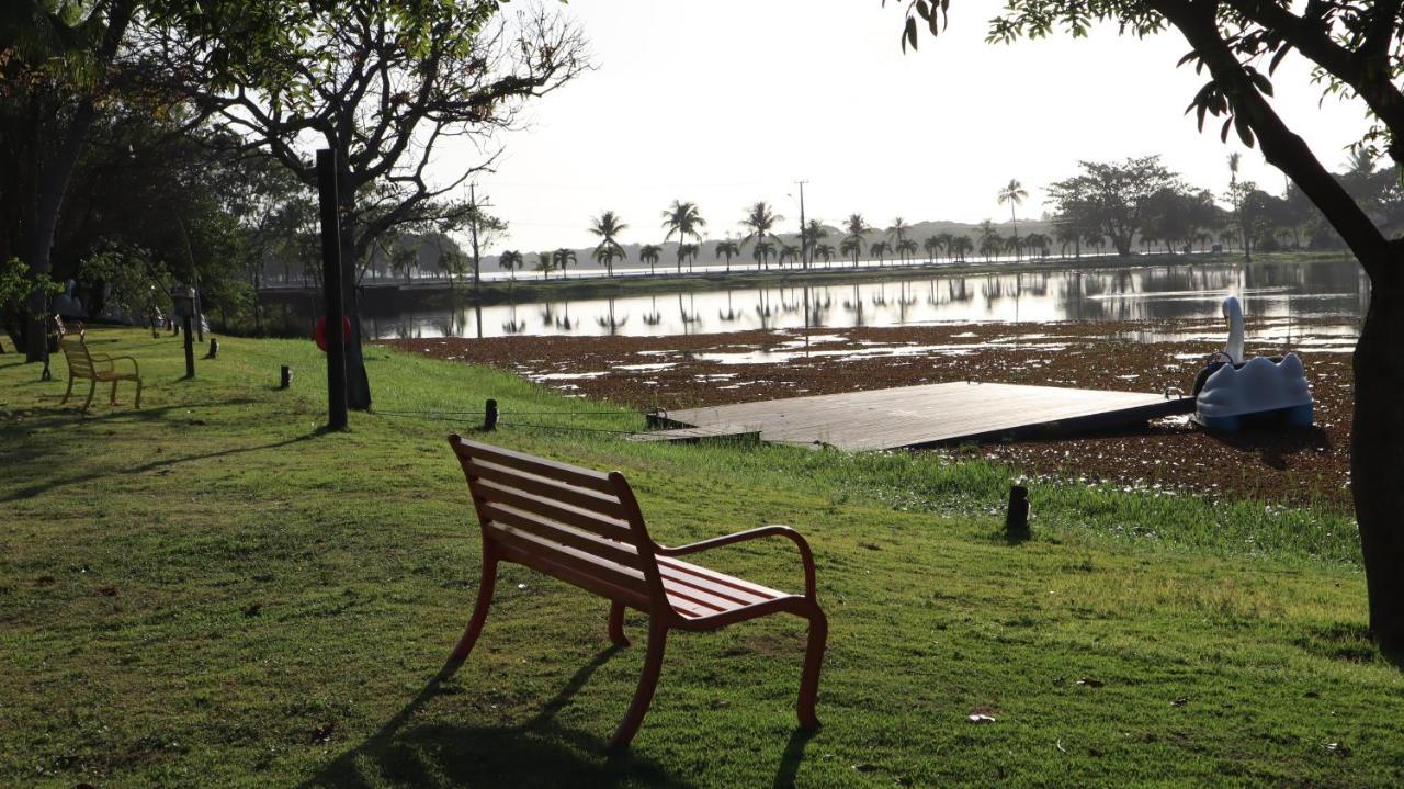 Apartamento Espetacular Na Melhor Praia Da Bahia, Guarajuba E Uma Das Unicas Praias Com Selo Azul Do Brasil -Luxo, Lazer, Diversao E Tranquilidade! Projetado Para Que Voce Tenha A Melhor Experiencia Em Hospedagem - Condominio Tipo Resort, O Mais Proc Camaçari المظهر الخارجي الصورة